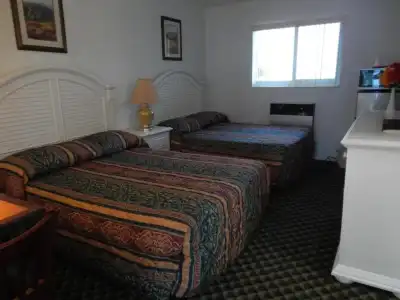 Shell Motel - 35