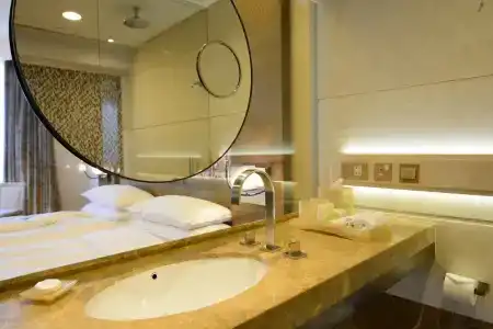 Harbour Grand Hong Kong - 10