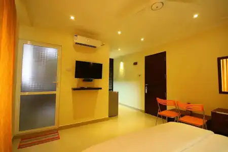Splendid Holiday Guest House - 33