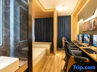 Rolling Surf Resort - 282