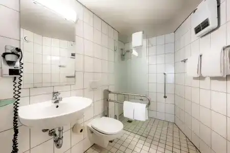 B&B Düsseldorf-Hbf - 54