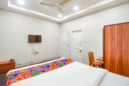 FabSaltlake Regency - 14km from Anandlok Hospital - 6