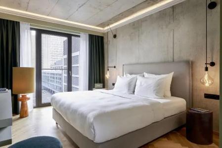 Gekko House, Frankfurt, a Tribute Portfolio - 98