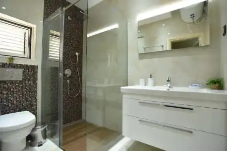 Villa Dragana with Heading Swimming Pool and Parking - 5