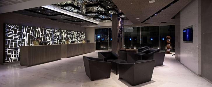 Hyatt Place Bangkok Sukhumvit 1 - 9