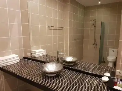 East Suites - 79