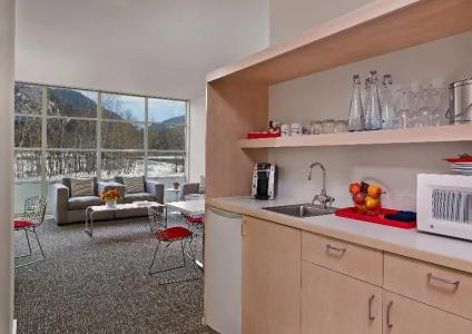 Aspen Meadows Resort - 22