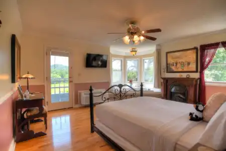 Blue Mountain Mist Country Inn & Spa - 89