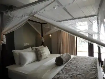 Sapphire Seas Beachfront - 29