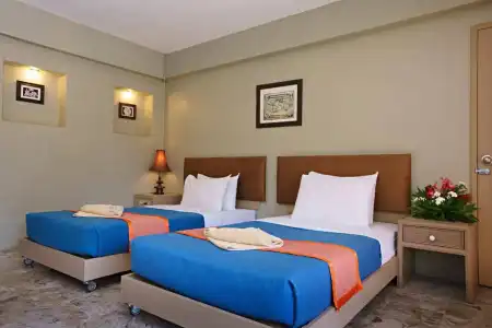 Rock Garden Beach Resort - 4
