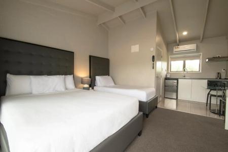 Middlemore Motel - 15