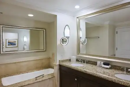 Balboa Bay Resort - 52