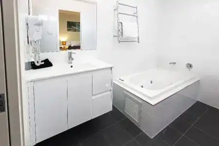 Cardiff Executive Apartments - 53