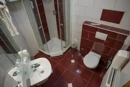 Mlada Lipa Guesthouse - 8