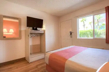 Motel 6 Las Vegas, NV - Boulder Highway - 5
