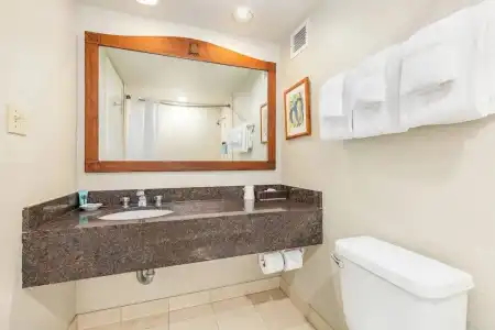 Luana Waikiki & Suites - 81