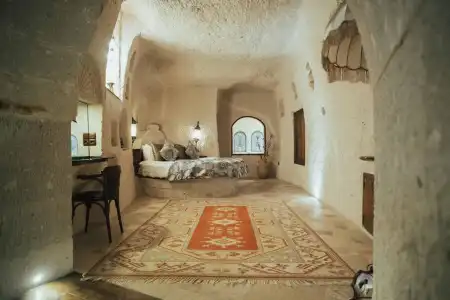 Hu of Cappadocia - 34