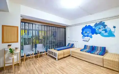 BED Friends Poshtel - 11