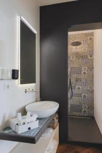 Santa Maria 24 Guest House - 64