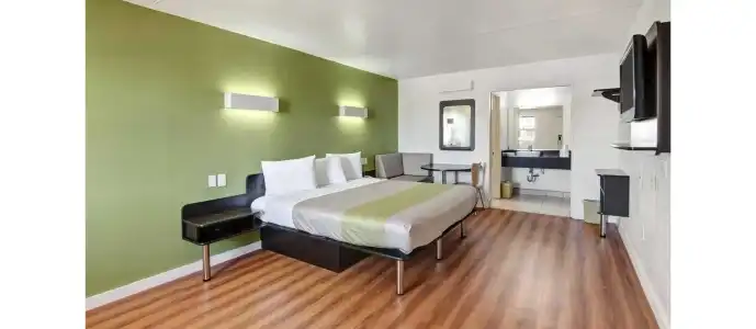 Motel 6 Dallas, TX - Forest Lane - 2