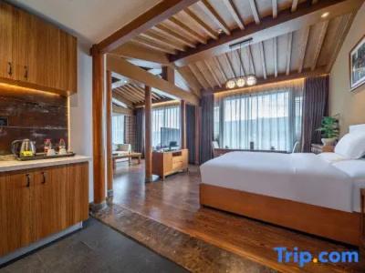 Lijiang Tianyu Boutique - 119