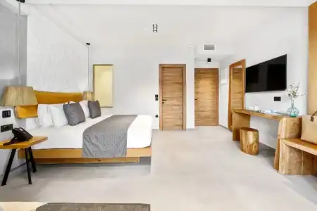 Emily's Luxury Suites - 18