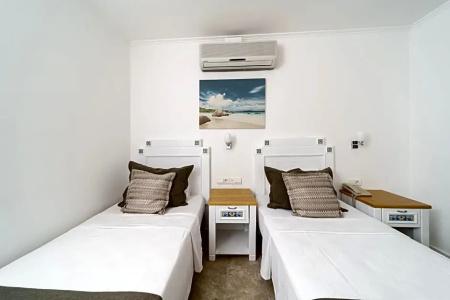 Costa Sariyaz - 23