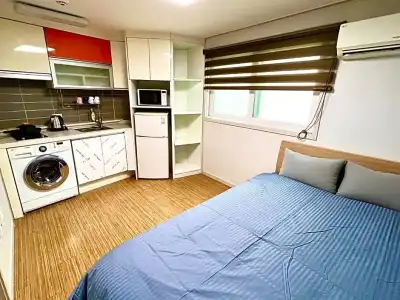 KW Hongdae Line Hostel - 49