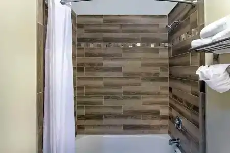 Baymont by Wyndham Jacksonville/Butler Blvd - 24