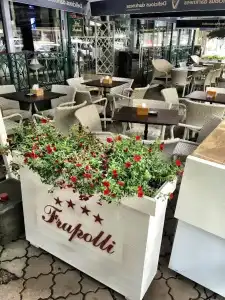 Frapolli on Deribasivska Street - 18