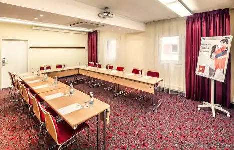 Ibis Praha Old Town - 12