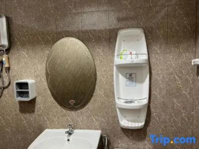 Mall Suites - 591