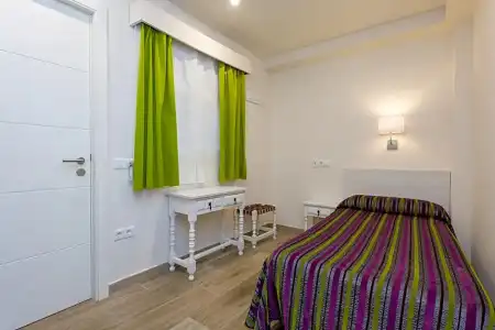Sol y Miel Hostal - 61