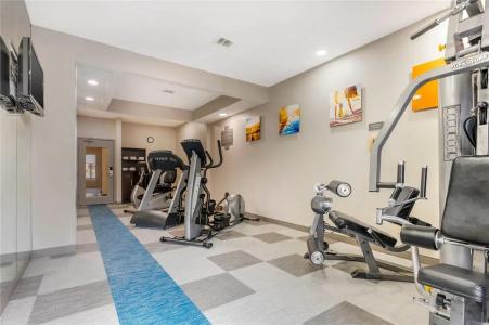 Comfort Inn & Suites Saint Louis Lafayette Square - 14