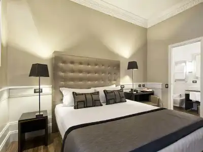 The Independent Suite - 15