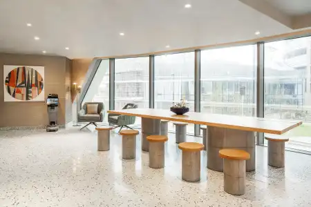 Dorsett Canary Wharf London - 18