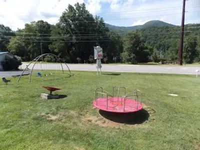 Clarketon Motel - Maggie Valley - 9