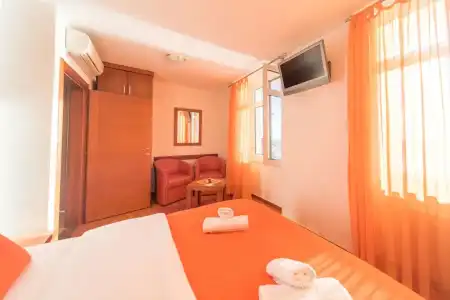 R-Club Old Town Apartments - 35