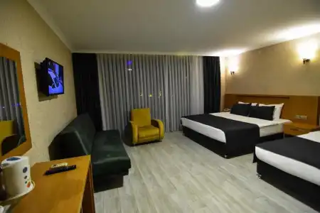 Green Palace Suite - 120