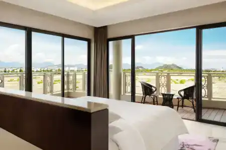 Sheraton Grand Danang Beach Resort & Spa - 6