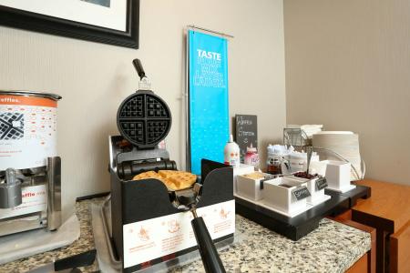Hampton Inn & Suites Barrie - 33