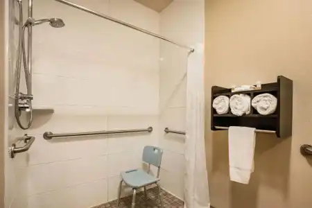 La Quinta Inn & Suites by Wyndham Eugene - 8