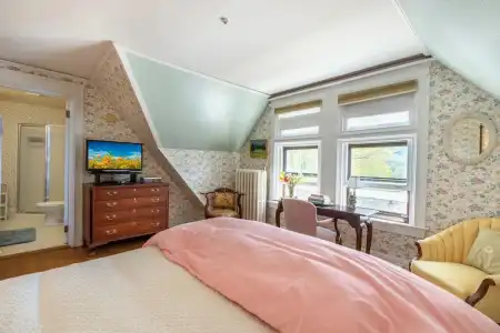 Wilburton Inn - 155