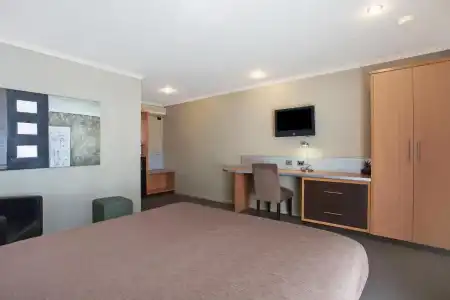 Comfort Inn On Raglan - 57