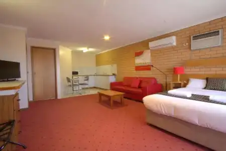 Blue Whale Motor Inn & Apartments - 23