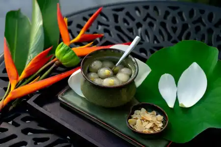 Silk Path Grand Hue - 10