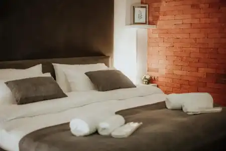 Luxury Inn - 92