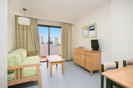 LIVVO Anamar Suites - 15