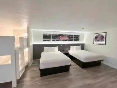 Ramada by Wyndham Anaheim Convention Center - 42