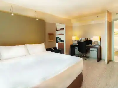 Crowne Plaza Chicago West Loop by IHG - 77